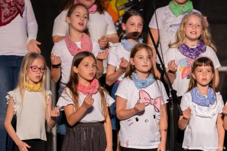 Območna revija otroških in mladinskih pevskih zborov občin Kamnik in Komenda (73)